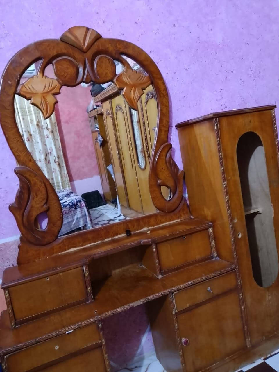 السلام عليكم غرفه عراقيه البيع السعر بـ 500 وبيها مجال العنوان _البصره _القرنه 
رقم الهاتف  ***********
