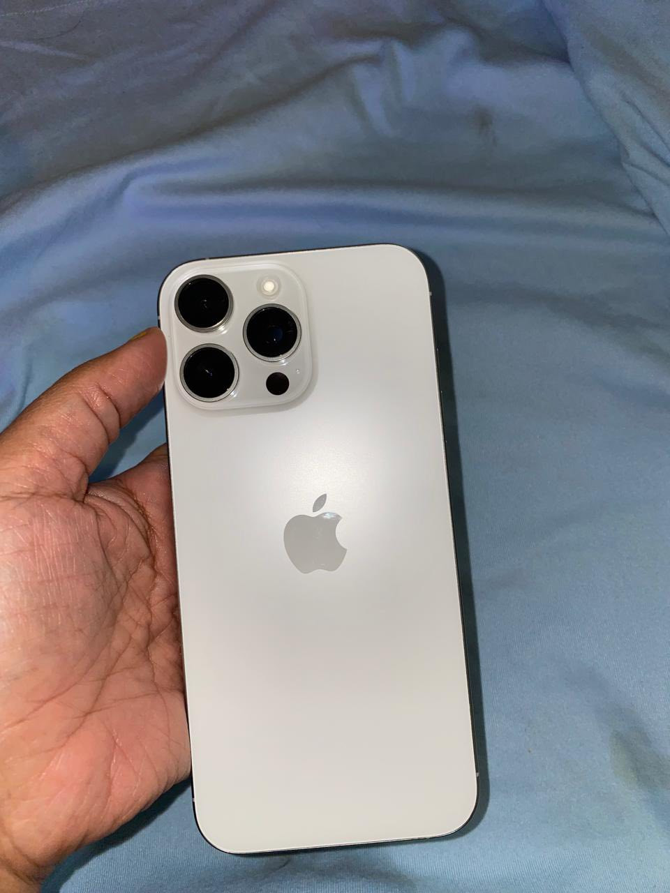 للبيع ١٦ برو ماكس ذاكرة ٢٥٦ كامل ملحقاته سعر مليون و٥٠٠ بي مجال بسيط *********** بغداد
