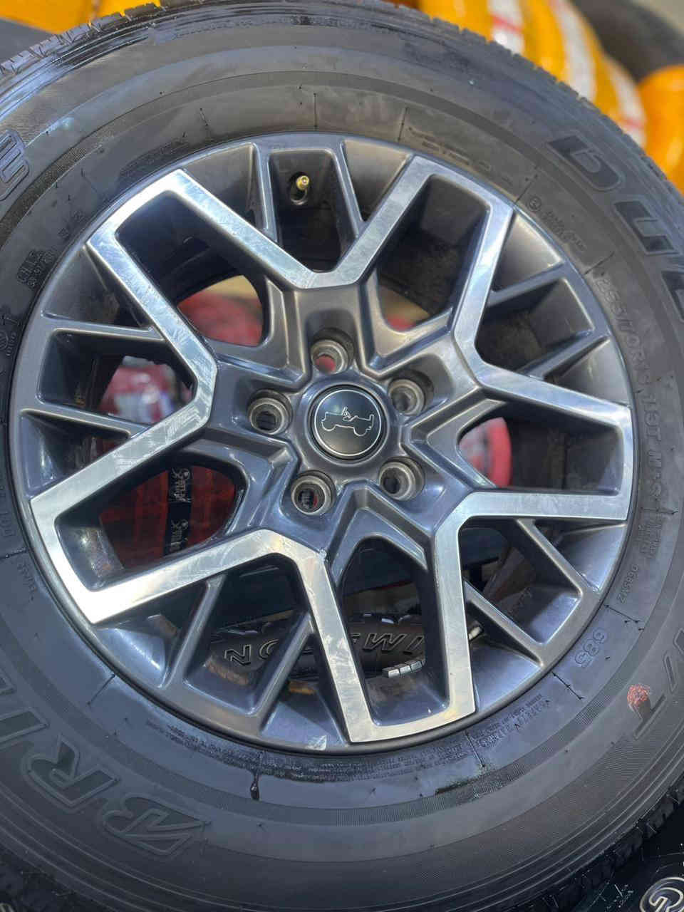 السلام عليكم ويلات اصليه حجم 18 جيب رانكلر خمس قطع
***********
