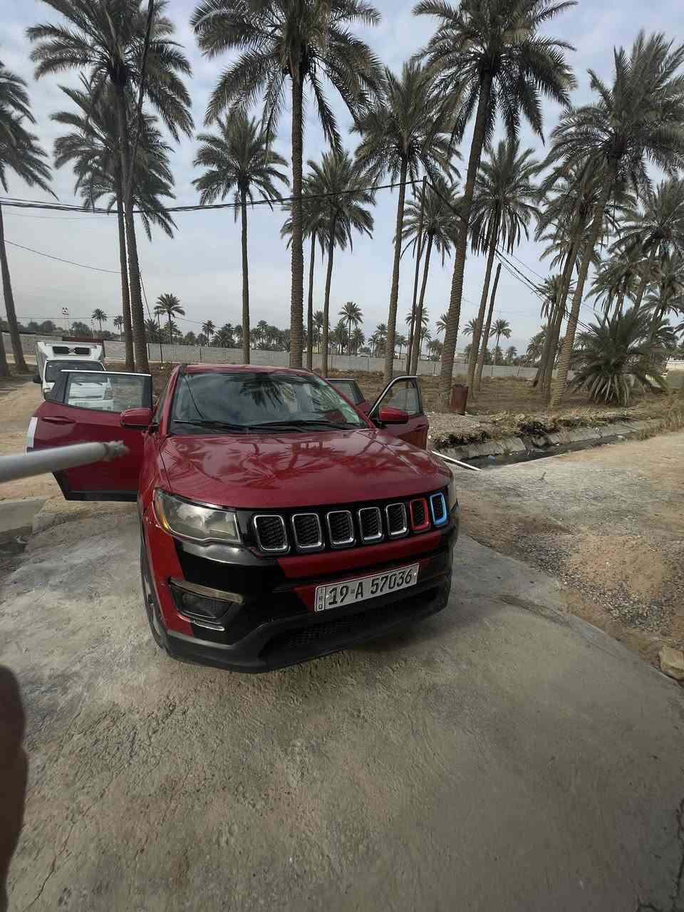 السلام عليكم جيب كومباس 2017 للبيع فقط
رقم كربلاء سنويه 2030 ب اسمي مداور ثاني يوم
سياره نضيفه مانقصها شي غير الدعاميه 
مرشوشه جهه السايق والبنيد ابيعلك احزام 
السعر (125) وبيها مجال 
مكانها كربلاء 
رقمي ***********
