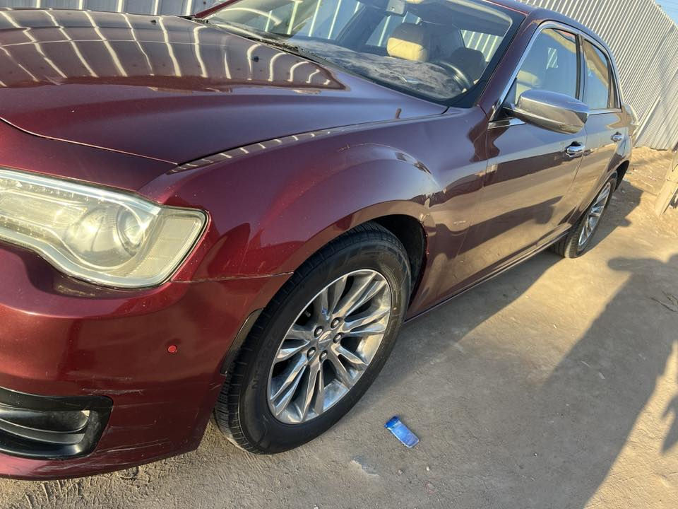 السلام عليكم اوبامه 2017 اصل
S/300 فول فواصفات رقم بصره 
وارد كندي  حادث مدكر وبنيد 
رقم صاحب السياره ***********
السعر 220وبيه مجال
