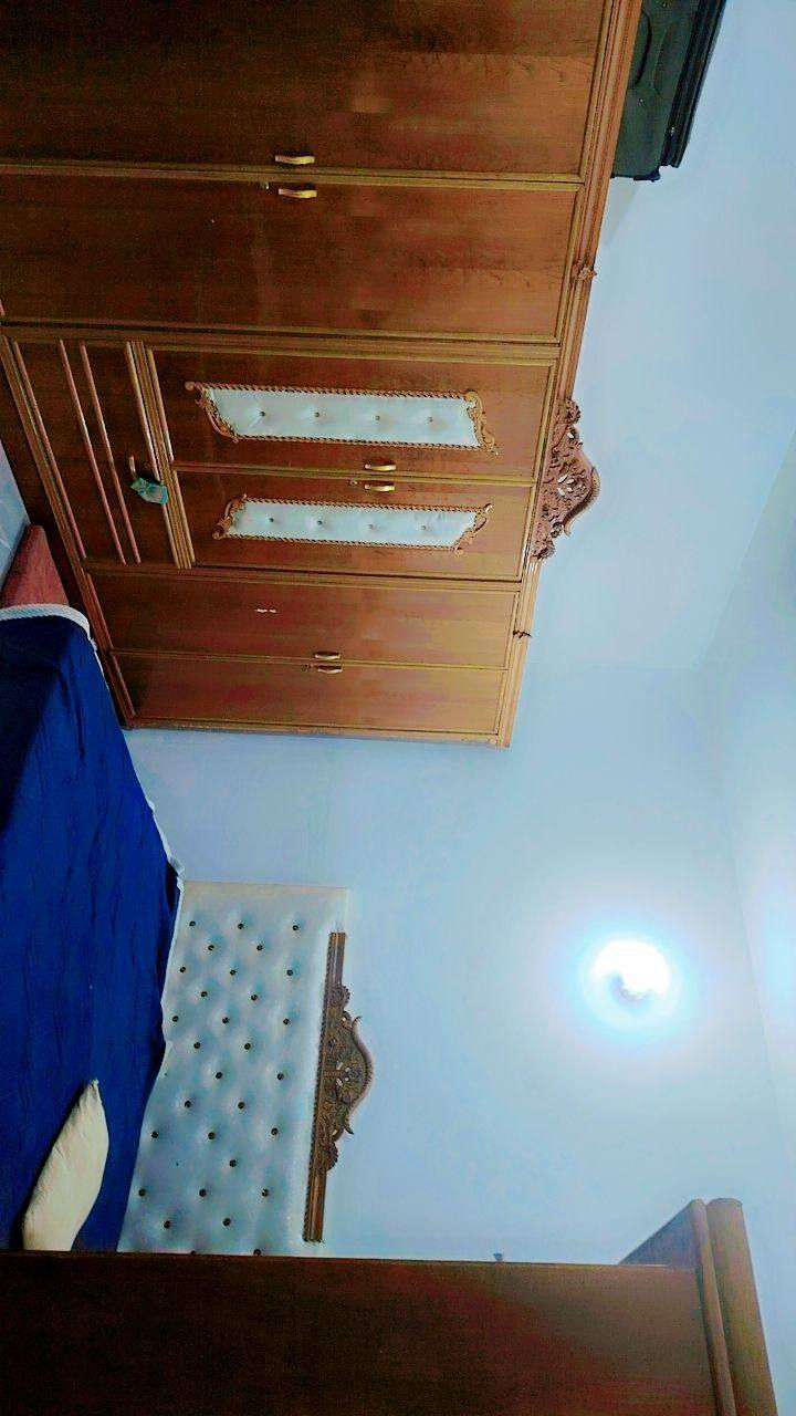 بيت للبيع مقابيل مدرسه معادن الحكمه المساحه 200 م يشمل غرفه وصاله واستقبال ومصبخ وصحيات داخليه وخارجيه اي استفسار *********** واتساب
