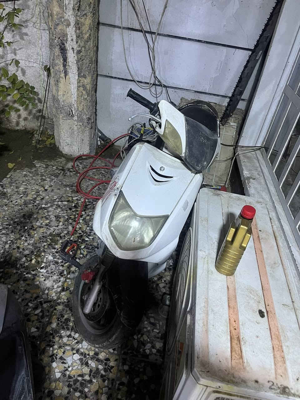 السلام عليكم دراجه سكنس نثيه تشتغل بس ابيع كوم حديد نكلبت بيها وطفت وبعد دراجه ما صعدتها ٢٥٠وبيها مجال ***********هاذه رقمي
