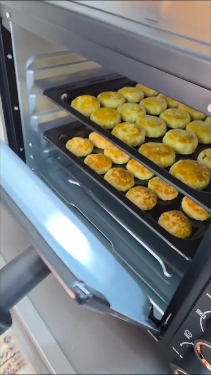 فرن واحد… إمكانيات مطبخ كامل 🔥
قلي هوائي بدون زيت، شواية دوّارة، خبز، تحمير وكل هذا بسعة 60 لتر

LIBRONIC LC-60 يخليك تطبخ براحتك وبنتيجة احترافية

حرارة متوازنة، تحكم كامل، وطعام مقرمش من الخارج وطري من الداخل

اختيار مثالي للعائلة والولائم

دلّل مطبخك اليوم 👌🍗


**إذا كنت صاحب هذا الإعلان وتريد حذفه لأي سبب، رجاءا أرسل رسالة إلى الدعم الفني**