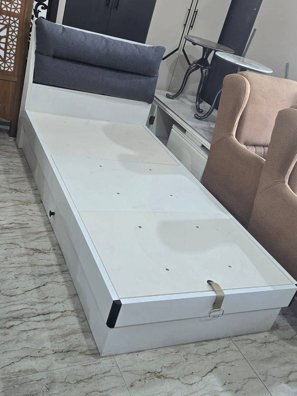 سرير نفر
للحجز والاستفسار يرجى المراسلة ع الخاص


**إذا كنت صاحب هذا الإعلان وتريد حذفه لأي سبب، رجاءا أرسل رسالة إلى الدعم الفني**