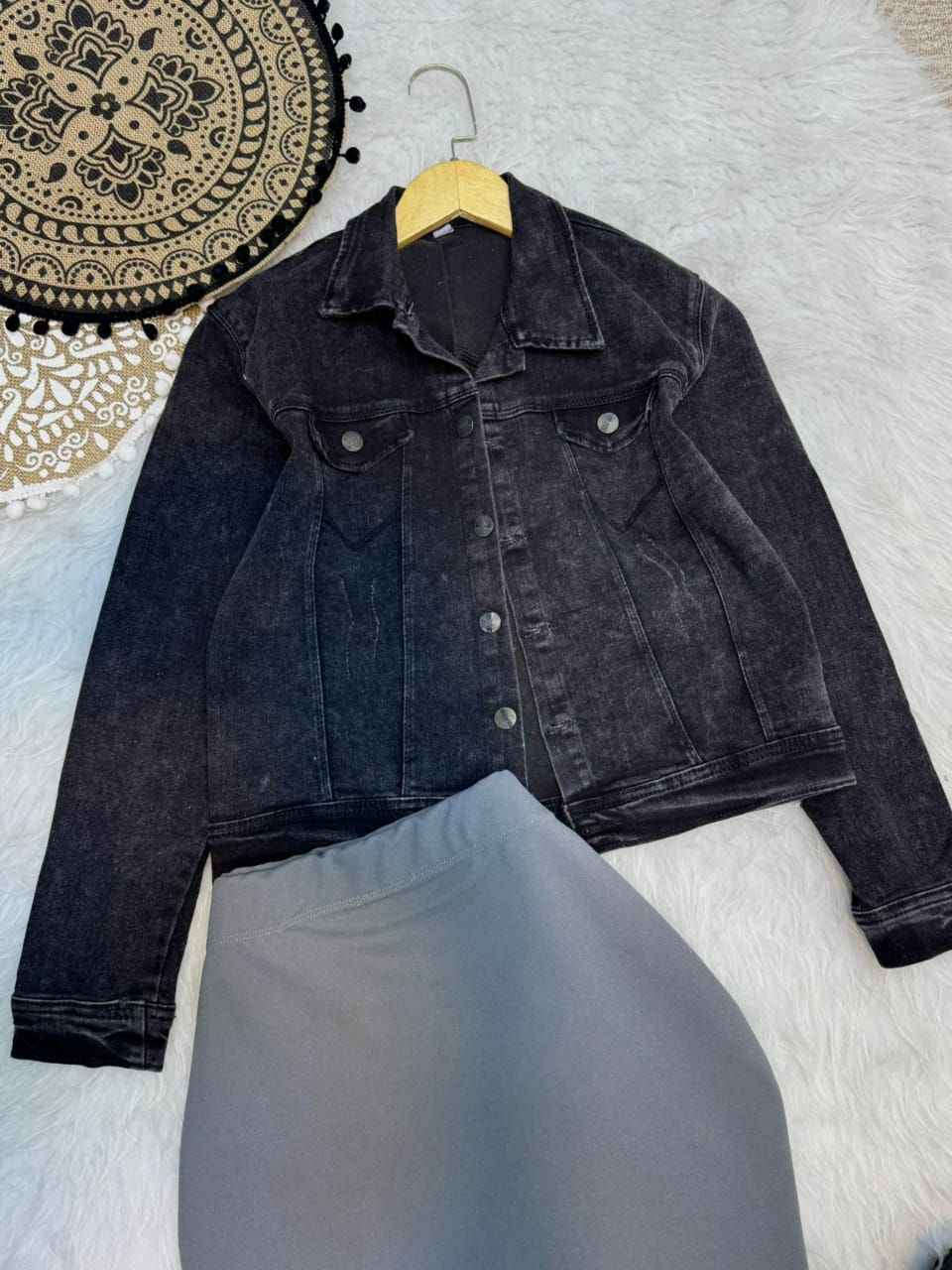 سترة مع تنورة 
خامة جينز & سكوبة
38-40-42-44-46 البصرة, العراق


**إذا كنت صاحب هذا الإعلان وتريد حذفه لأي سبب، رجاءا أرسل رسالة إلى الدعم الفني**