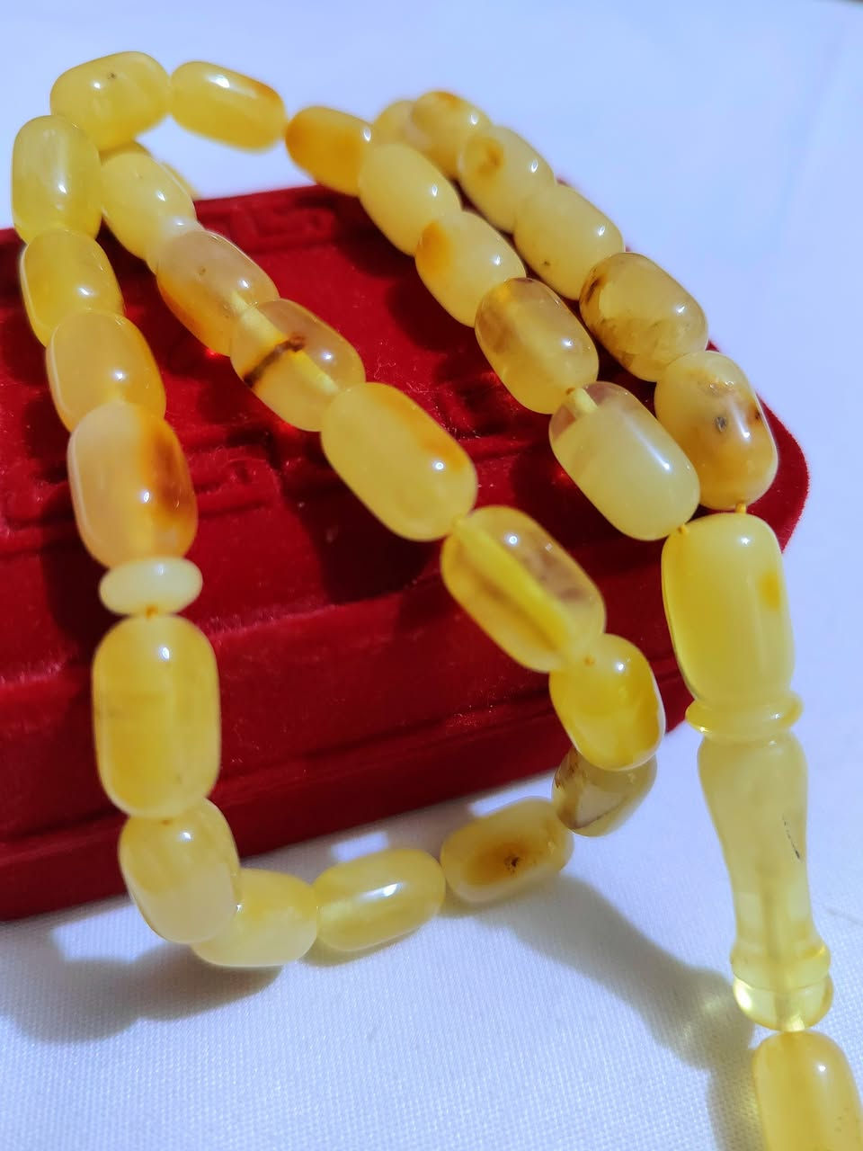 كهرب بلطيقي حر طبيعي قطعه من الخيال والنعومة ...... بوزن 24 غم وسعر 110 الف مع الكركوشة اماراتية وعدد حبات 33 حبة + +3 حبات احتياط مع الكركوشة .. مضمون ومكفول من الضغط والحرارة والصيني ,,,,شرط وضمان والي عنده يصيح بات ,,,,,,,,,, للاتصال على الخاص او بالرقم ***********   توصلك لباب بيتك
