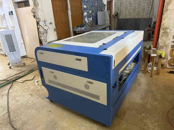 CNC ليزر للبيع كامله بقص بيه بس التيوب ( الغاز ) 
للتواصل ***********
