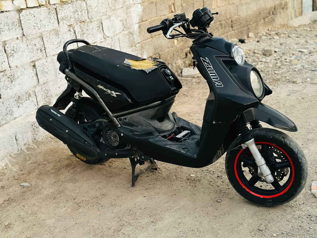 السلام عليكم شباب سكنس جبلي للبيع دراجة على ايدي من الرمبة مال جناي دراجة ما مفتوحة نقوصات قمجي سرعة وقبق باتري خير من الله موديل 2012 السعر 750 بيها مجال بسيط بغداد الشعب الرقم ***********
