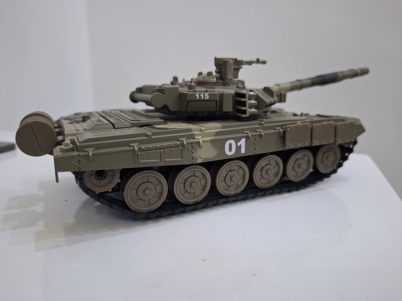 دبابه عملاقه حديد بالكامل الحجم واضح بالصور  .. متوفر


**إذا كنت صاحب هذا الإعلان وتريد حذفه لأي سبب، رجاءا أرسل رسالة إلى الدعم الفني**