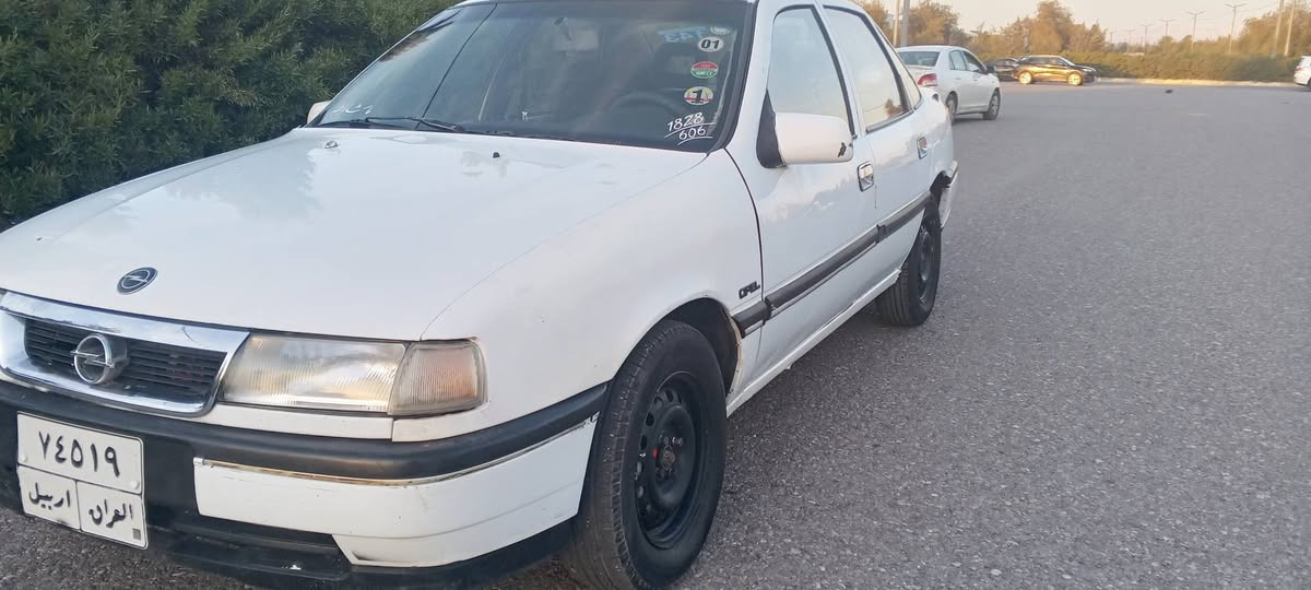 ئۆپل ڤیکترا 19‌92 مەکینە 18 گێرئۆتۆماتیك
گێر مەکینە تەقەو رەقە کارەبایی هەمووی بەشەرت
بۆیاغ تەنها چاملغێکی پشتەوەی گۆڕاوە
سەنەوی بەسەرچووە تحویل و غرامەی بەشەرت
سعر 32وەرەقە و مەجال
***********  کورک و واتساب أربيل, العراق
