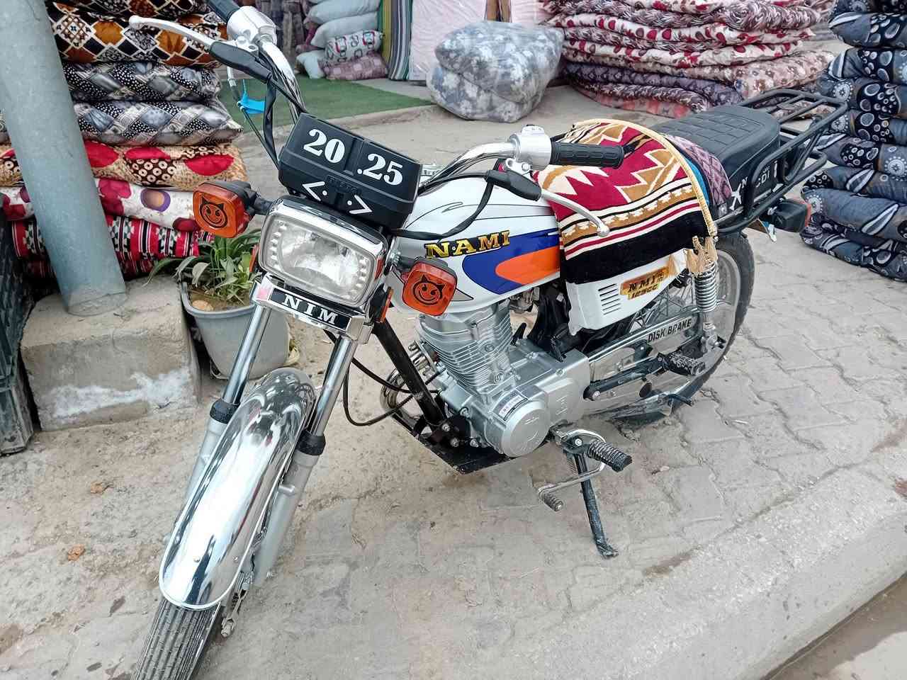 ءلعزاز دراجه نامه متياز للبيع المكان كربلاء طويريج دراجه نضيفه باب اول العر 700وبيها مجال للعزاز هذا(رقمي)+ ***********
