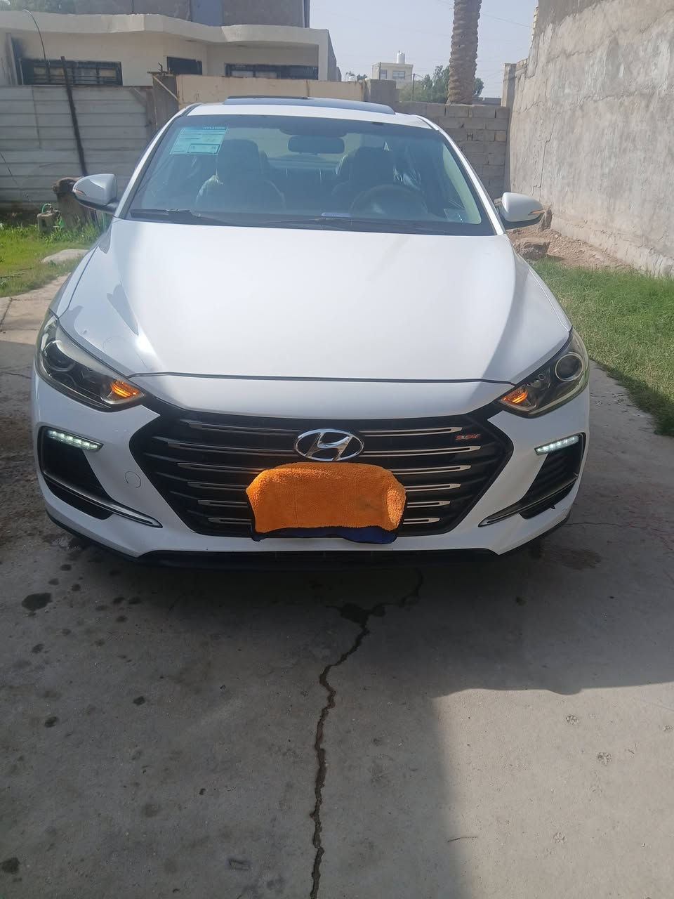 السلام عليكم الانتراء خليجي سوبر موديل ٢٠١٨ رقم بغداد بسمي السياره بيها جاملج الخلفي مصبوغ جهه السايق ماشيه ١٦٣السياره محرك كير تدفه منضومه تبريد جديده العنوان الدوره هور رجب الاتصال على الرقم *********** او *********** السعر ١٥٠ وبيها مجال قليل
