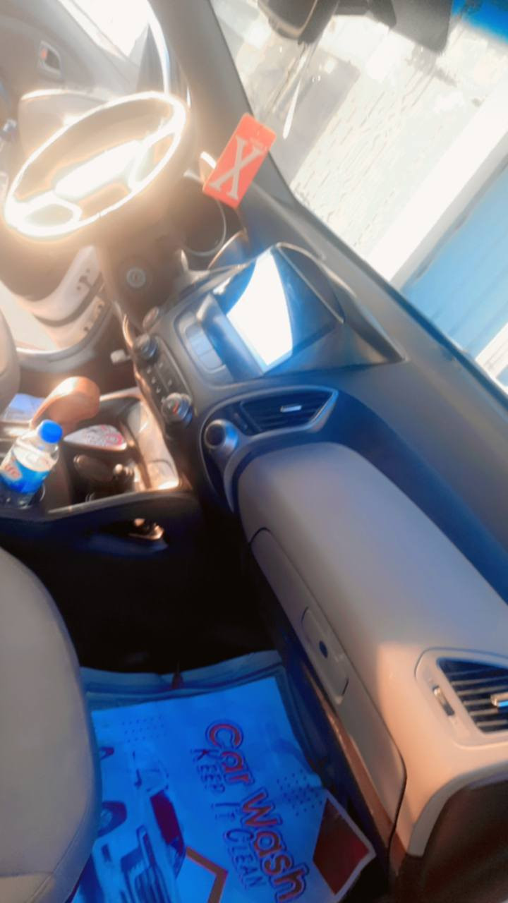 هيونداي توكسون 2014 قطعتين تبريد
سيارة نظيفة شرط التحويل بعشيقة قرية خورسيباط 
اتصال ففقط ***********
او مراسلة غريب الاومري
