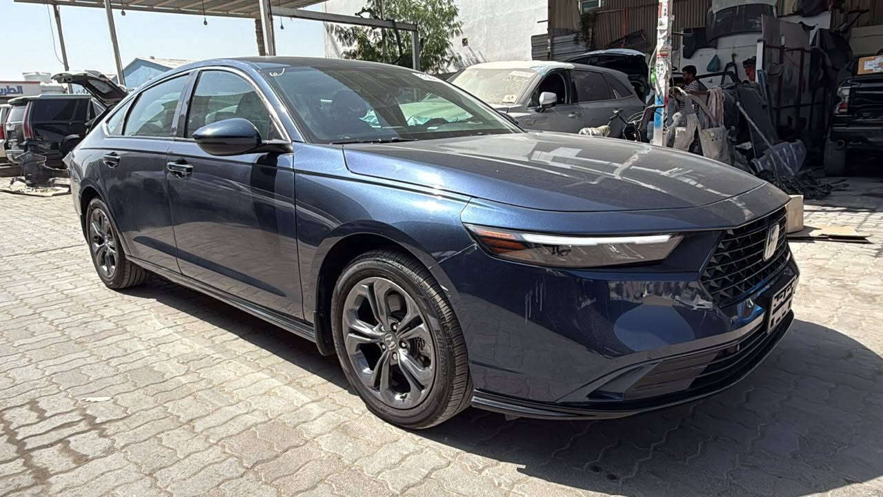 بسعر 18.500$ فقط
Honda Accord EXL HYBRID 2024
وارد أمريكي بجم كبس ✅
محرك 2.0L توربو 

مواصفات EXL فول :
• مقاعد جلد + كهرباء
•تدفئة للمقاعد الأمامية
• تبريد قطعتين
• تشغيل عن بعد
•فتحة سقف
•شاشة تدعم Apple CarPlay + Android Auto لاسلكي
•شاحن لاسلكي

🛡️أنظمة السلامة ومساعدة السائق 
•رادار أمامي 
• مثبت سرعة ذكي + محافظة ع المسار 
• فرملة طوارئ تلقائية
• نقاط عمياء 
• حساسات أمامية خلفية 
• كاميرا خلفية 

ماشية 18،000mi 

مكان السيارة دولة الإمارات ٫ نكدر نوصلها البصرة أو أربيل

تدخل كتاب شهداء

السعر 18٫500$ 

للإستفسار 
*********** إتصال أو واتساب
