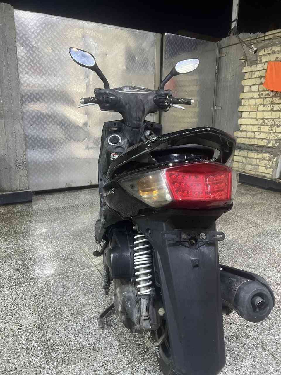 سكنس فحل للبيع دراجه برغي ممفتوح بيها العنوان بغداد سعر 650وبيها مجال رقم***********
