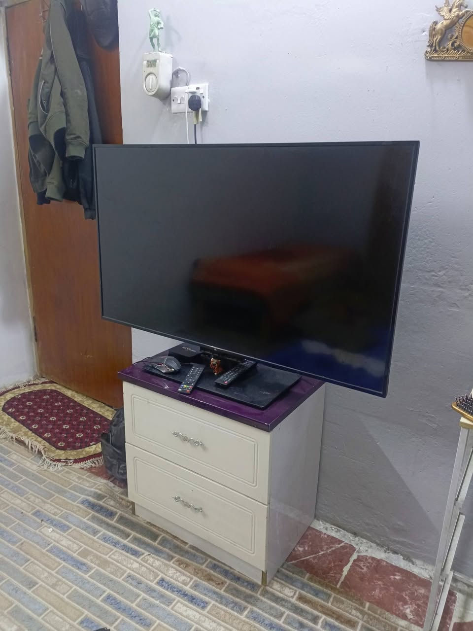 غرفه نوم مستعمله للبيع مكاني كربلاء السعر 200 وبيه مجال لتواصل ***********
