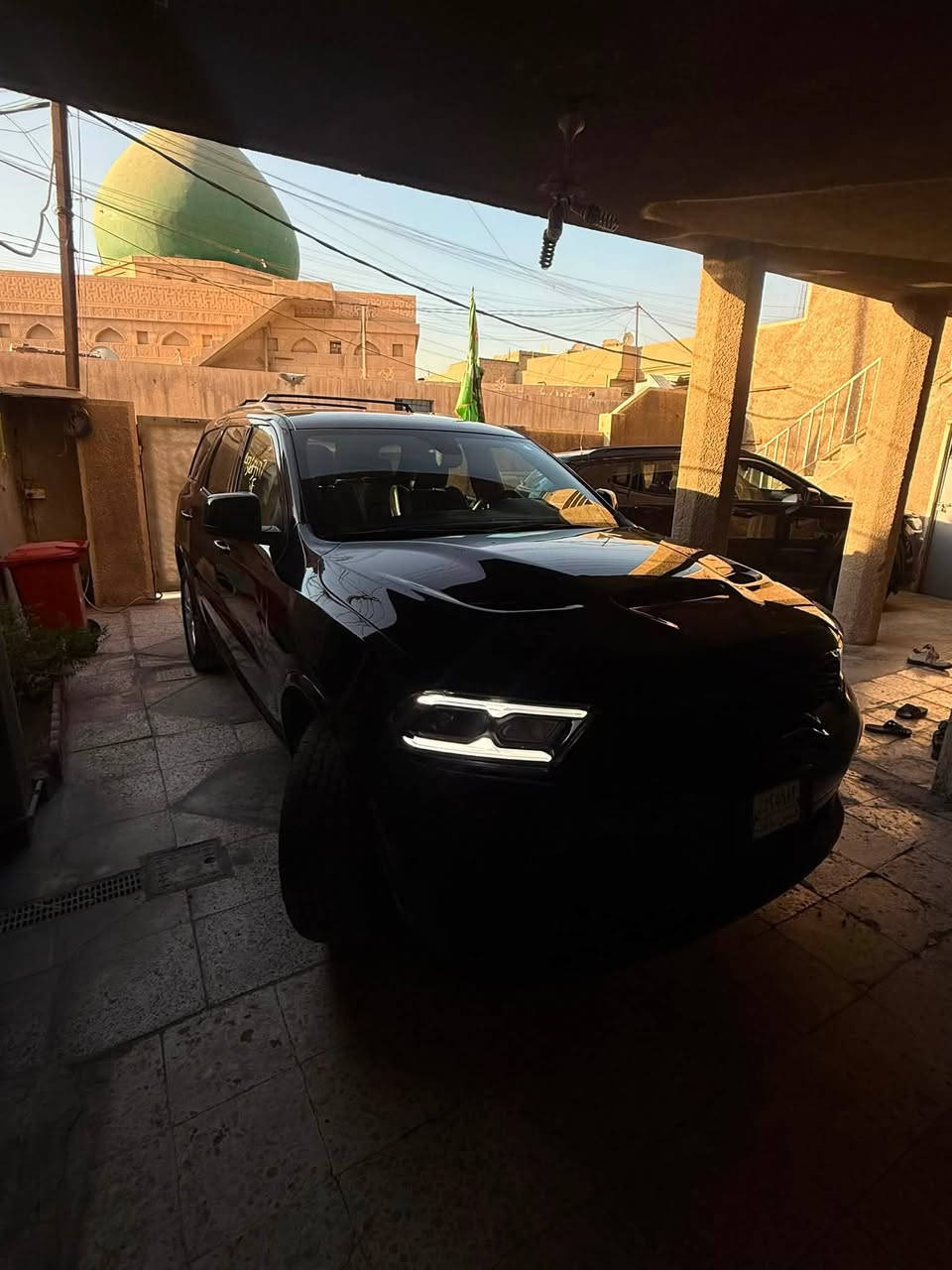 دوج دورانكو جي تي Durango GT
الموديل : 2024 
المحرك : V6.  3.6L . 
العداد:21 ml
دخول جديد (فحص مؤقت ) تترقم جميع المحافضات عدا الاقليم

المواصفات : 
.........----.........
* 7 راكب .. 
* تحذير الخروج عن المسار . 
* تحذير النقطة عمياء  .
* نظام تحذير عند التقاطعات.  . 
* تعديل وضعيات مقود السائق كهربائيا. 
* مرايا تعتيم ذاتي. . 
* ويل كروم قياس 20 انج..   
* شاشه كبيرة 8.4انج . 
* نظام الخرائط (GPS).
* كير شفتر بالستيرن. . 
* المصابيح الأمامية LED.
* كشافات الضباب LED. 
* دخول ذكي. 
* بصمة ابواب .
* تشغيل بصمة .
* تشغيل عن بعد.
* الصندوق الخلفي كهربائي.
* فرش المقصورة الداخلية من الجلد الفاخر.
* المقاعد الأمامية كهربائية.
* المقاعد الأمامية تدفئة.
* المقاعد الخلفية تدفئة.
* حساسات خلفية. 
* مكيف خلفي مع وحدة تحكم منفصلة. 
* تدفئة ستيرن. 
* مانع تصادم خلفي.
* بلوتوث تلفون. 
* محدد سرعة. 
* نظام سبورت .
* نظام ايكو
كير محرك كفاله 
حادث سيارة بنيد مصبوغ 
بغداد 
للاتصال 
***********
