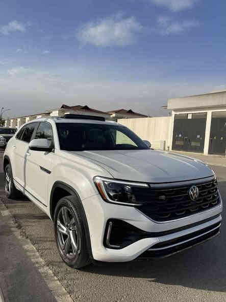 volkswagen atlas cross sport sel r line
2024

فول مواصفات 
دبل اكسل
فتحة سقف بنرامية
 بدون إرباك
حساساتت امامية خلفية 
المسافة المقطوعة : ١٦ الف ميل
سلندر 4 توين تيربو
 رادادات امامي وخلفي وجانبي 
لايتات داينمك 
داتا شو 
كشنات امامية تدفئة وتبريد  
صبغ جاملغ امامي جهة الراكب
رقم كاتي اربيل
رقم شاسي 
1V2AE2CA8RC203816
سعر ٣٦٨٠٠ $ بي مجال
واتس اب 
***********

