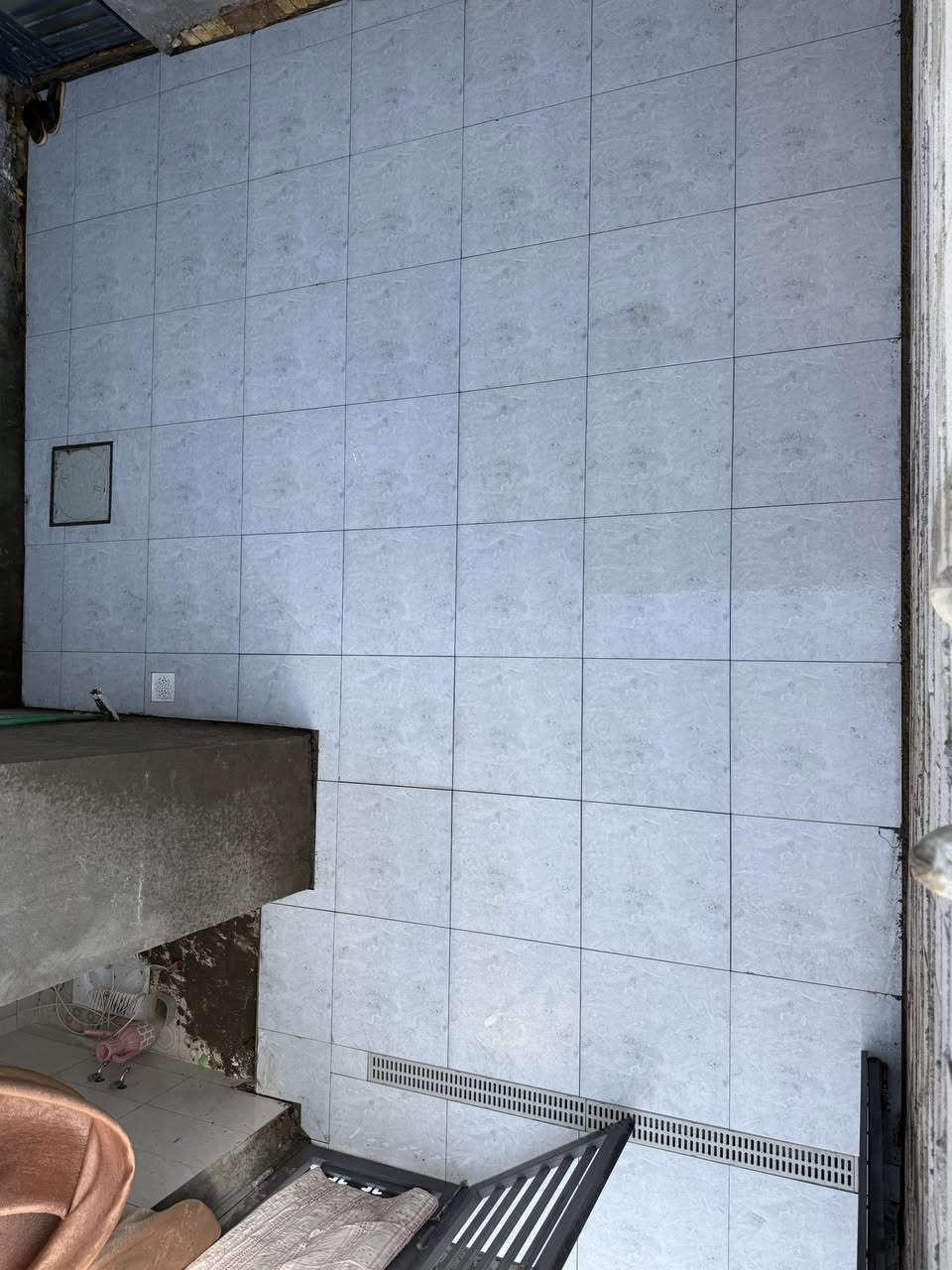 خلفه سراميك متفرغ للعمل 
واساب ***********
