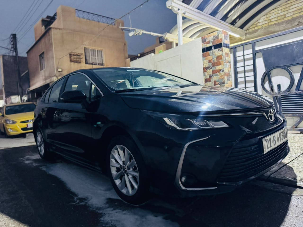 السلام عليكم
كورلا خليجي ساز 2022
فول مواصفات بصمه ترحيب فتحه داخل لونين حساس امامي خلفي
السياره كفاله عامه عده خشم جاملغ السائق بارد فقط 
مكان السياره بغداد حي اور
السعر 165$
للاستفسار اتصال ***********
