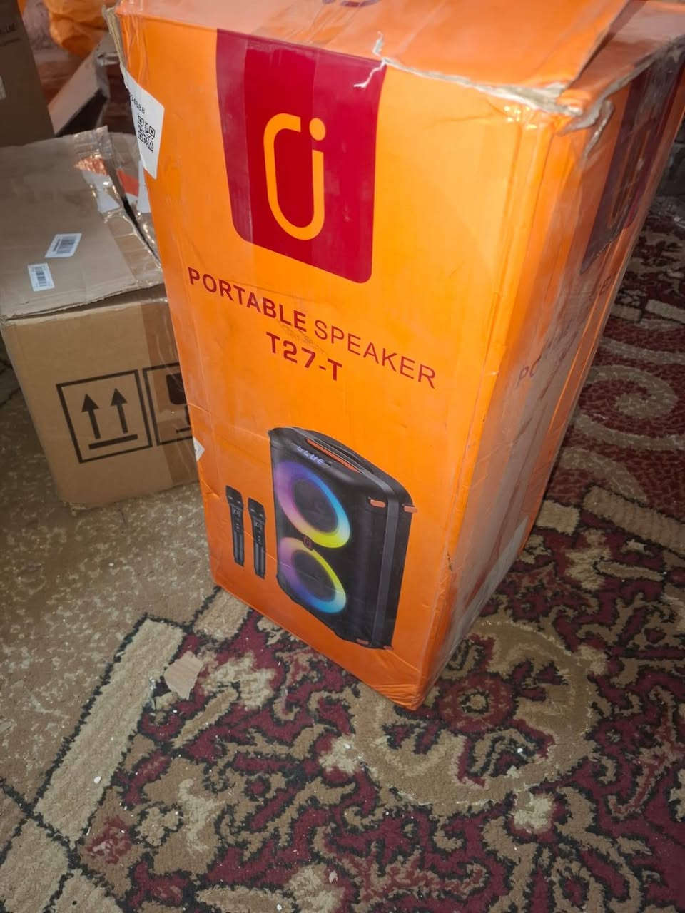 سلام عليكم عندي هاي السبيكرات كل قطعه ب سعر معين للبيع جديد ممستخدم توصيل لجميع المحافظات ***********
