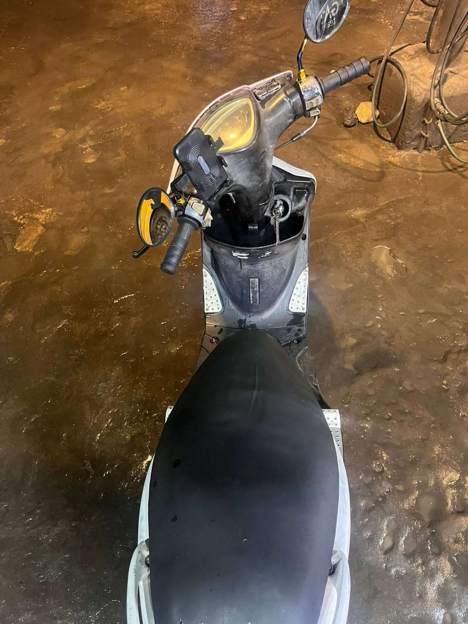 سلام عليكم للبيع ماكس عدله 
دراجه حلوه مكفوله  شعله و معدل حلوه  مكينه  بس مفليسه و بدل كازكيت بس باكي مكفوله  دبل رياضي  اصلي ويل رياض  جيب فيتر افحصه   سعر 675 بيه مجال  قليل  رقم *********** بغداد جكوك
