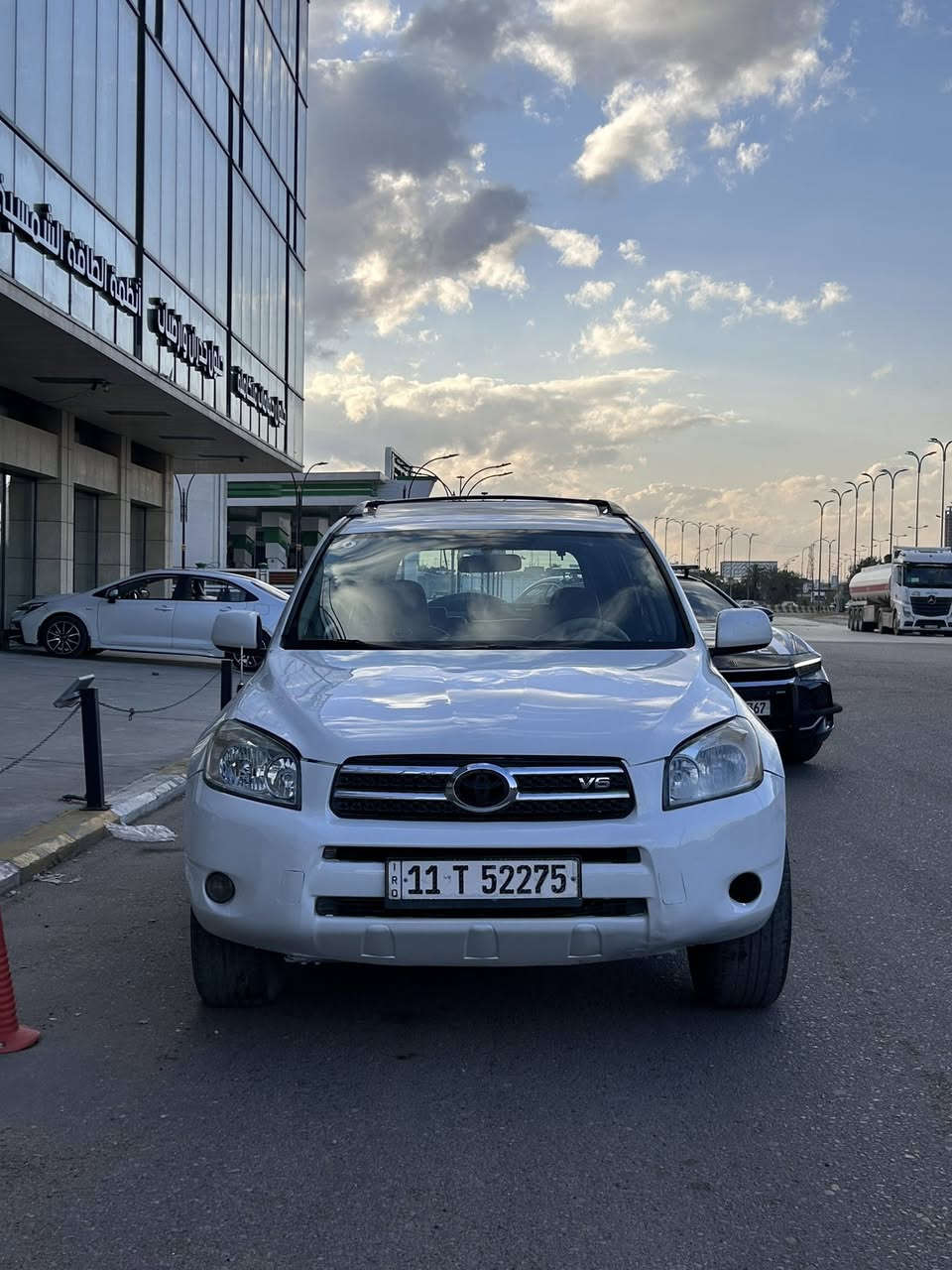 للبيع أو مراوس
تويوتا راف فور 2008 لمتد ( فول مواصفات ) رقم بغداد بأسمي 
محرك 6 سلندر 3500 بلادي
محرك وكير وتبريد كلهن مكفولات 
فول مواصفات : فتحة سقف - سستم صوت JPL بلادي - كراسي كهرباء - تبريد شاشة + مناخ منفصل - كراسي جلد - تحكم ستيرن وبعد بيها مواصفات هواية
بيها قطع صبغ ابيع حزام ( بدون حادث كلها ليبل واحد والصبغ توحيد لون لان صدفي ) 
شاصي لغد كلهة مكفول ، السيارة بلادية كلها
السعر / 86 وبي مجال ، مكاني بغداد - المشتل
رقمي / *********** اتصال أو واتساب
