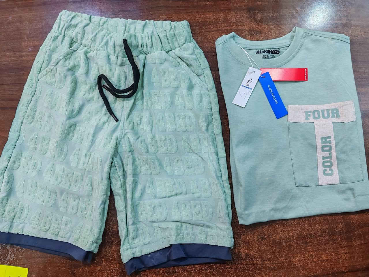 طقم برموده ولادي ماركه💥 🔥 
خامه قطن  فول شرط الفحص
قياس 8 الى 12 سنه
السعر 10 فقط


**إذا كنت صاحب هذا الإعلان وتريد حذفه لأي سبب، رجاءا أرسل رسالة إلى الدعم الفني**