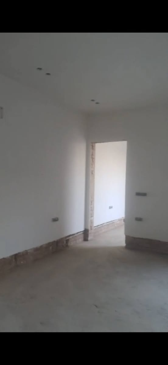 متوفر كوادر خلفات بياض شغل درجة أولى ع البلاجكتور الأصفر ستلام مهندس ***********
