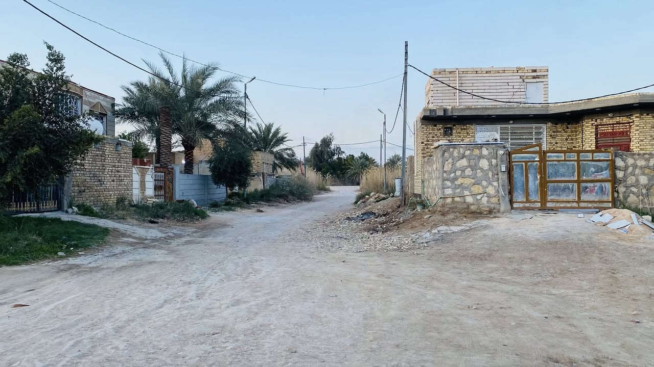 السلام عليكم قطعة طابو صرف 
للبيع طريق سومر دغارة بمساحة314م عن الشارع العام 60م السعر45 الاستفسار ***********
