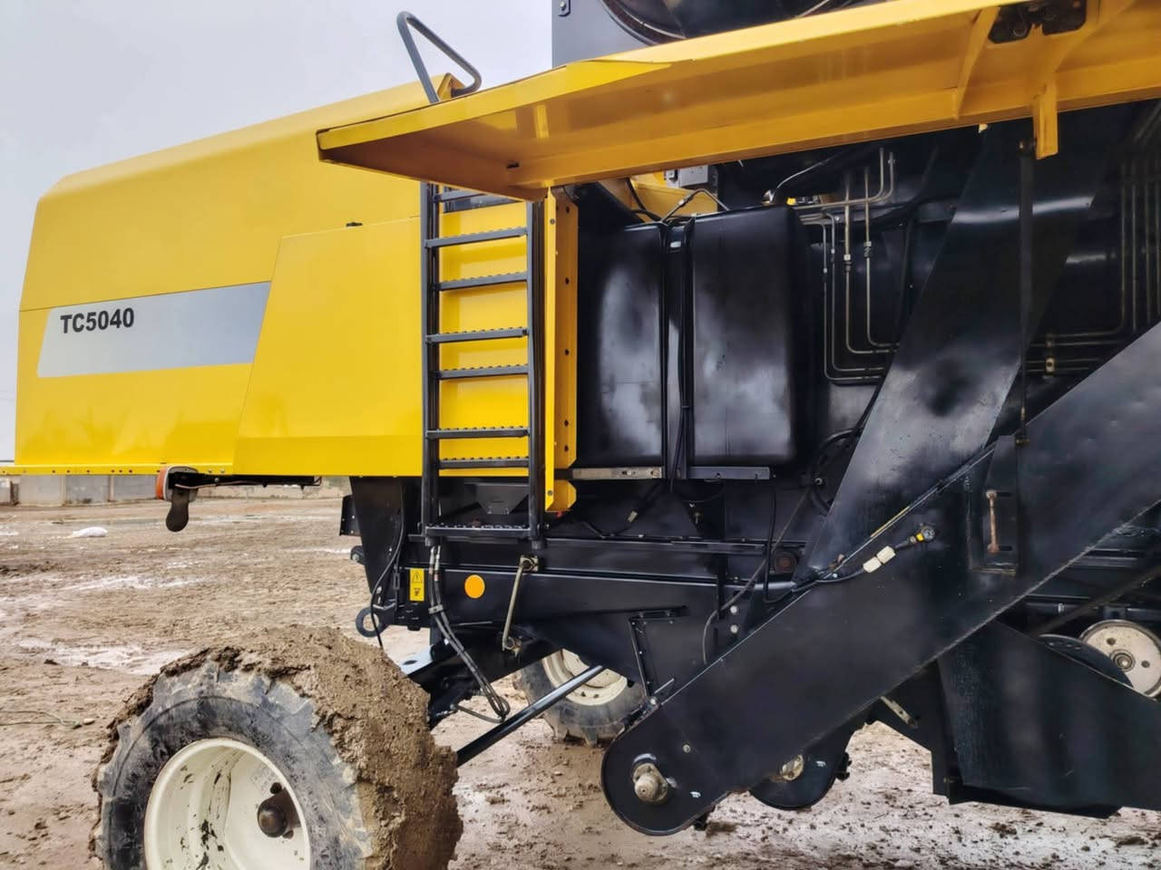 السلام عليكم حاصدا موديل 15لبيع الحاصدا مكفولاالستفسار ***********المكان الموصل
