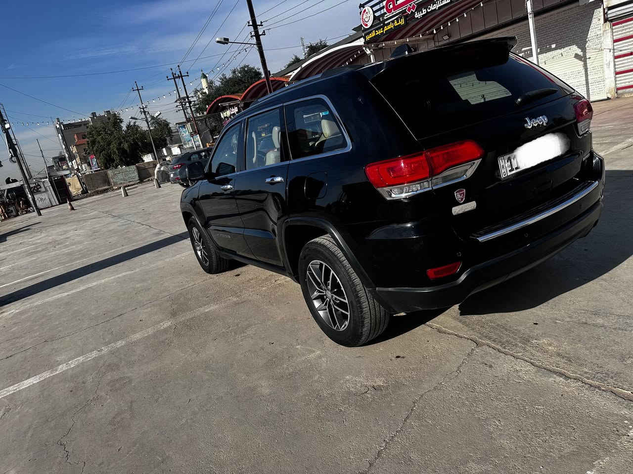 جيب كراند شيروكي لمتد 2017
السعر 228 وبي مجال بسيط

وارد أمريكي فول فول بانورما داخل بيجي دمام خلفي فول الفول خزن ميموري 

السيارة نظيفة ومكفولة

السياره مكفوله كفاله عامه

مكان السيارة بغداد

للتواصل ***********
