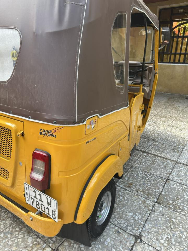 البيع تكتك مديل 22 شهر 11  مكاني بغداد ***********
