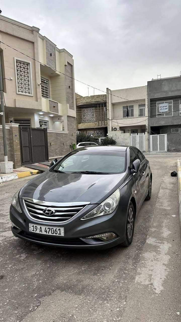 سلام عليكم
سوناته 2013
رقم كربلاء دولي ابسمي 
محرك 2000دوش 
محرك تبريد تدفئه حداديه كفاله 
عليها ادامه كامله 
مواصفات مري شفط ترحيب تحكم استيرن شاشه كامره وضعيتين قياده كشنات جلد قطعتين تبريد 
السياره بيه قطعه وحده صبع  و٣ قطع اكلير 
السعر ٩٨اوبيها مجال 
مكان كربلاء سيف سعد 
***********
