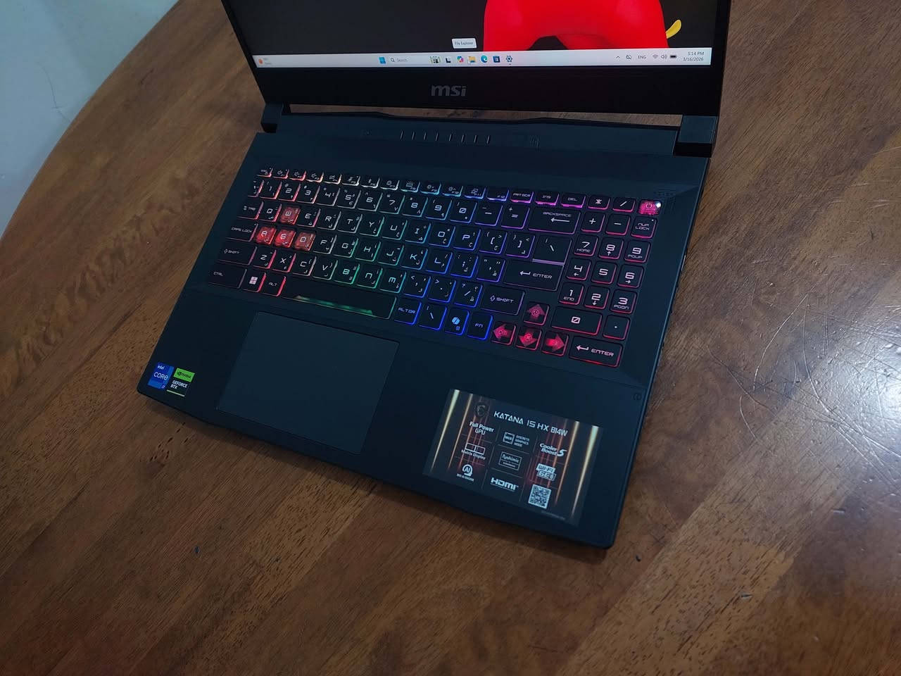 السلام عليكم ...لابتوب  MSI   ....كرت شاشةخارجي    RTX5060   ...... معالج كور اي 7 جيل 14  فئة H من اقوى فئات المعالجات .... رام حجم   16   كيكا نوع DDR5 بتردد عالي جدا 5600  ...شاشة حجم 15.6   نوع IPS الوانها طبيعية مشبعة..... ..كيبورد  RGB ملون تكدر تتحكم بالوانه ...اللابتوب  ميفرق عن الي بالكارتون بشي  السعر 1100$ .. للاستفسار  ***********  او  *********** (واتس )
