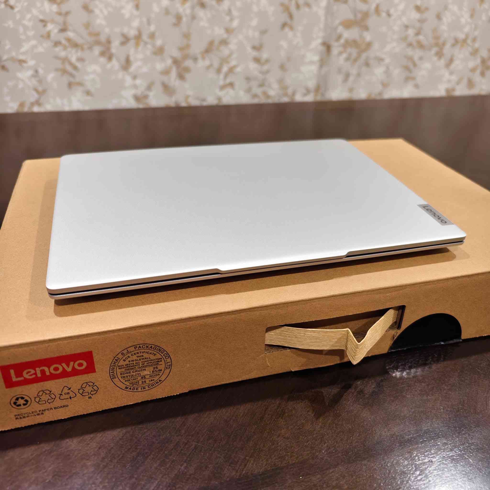 Lenovo ideapad
Core i7 13620h
Oled touch screen
Ram 16gb ddr5
 intel uhd graphic card
Ssd 512 gb
Pen 
سعر الجديد مليون وربع
السعر المطلوب 775 الف


**إذا كنت صاحب هذا الإعلان وتريد حذفه لأي سبب، رجاءا أرسل رسالة إلى الدعم الفني**