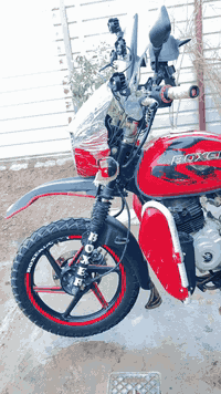 سلام عليكم دراجه بوكسر للبيع موديل 22 رقم وسنويه بأسمي تحويل ثاني يوم دراجه لتسئلني شبيه مابيه جيب الف فيتر وتعال افحص دراجه كامه مكمله استخدام شخصي دراجه ممتعوبه كامله من كلشي محرك مكفول ممفوتح بي برغي وشكله يخبل سعره 2600 عنواني بغداد ابو غريب للاستفسار وتساب ***********
