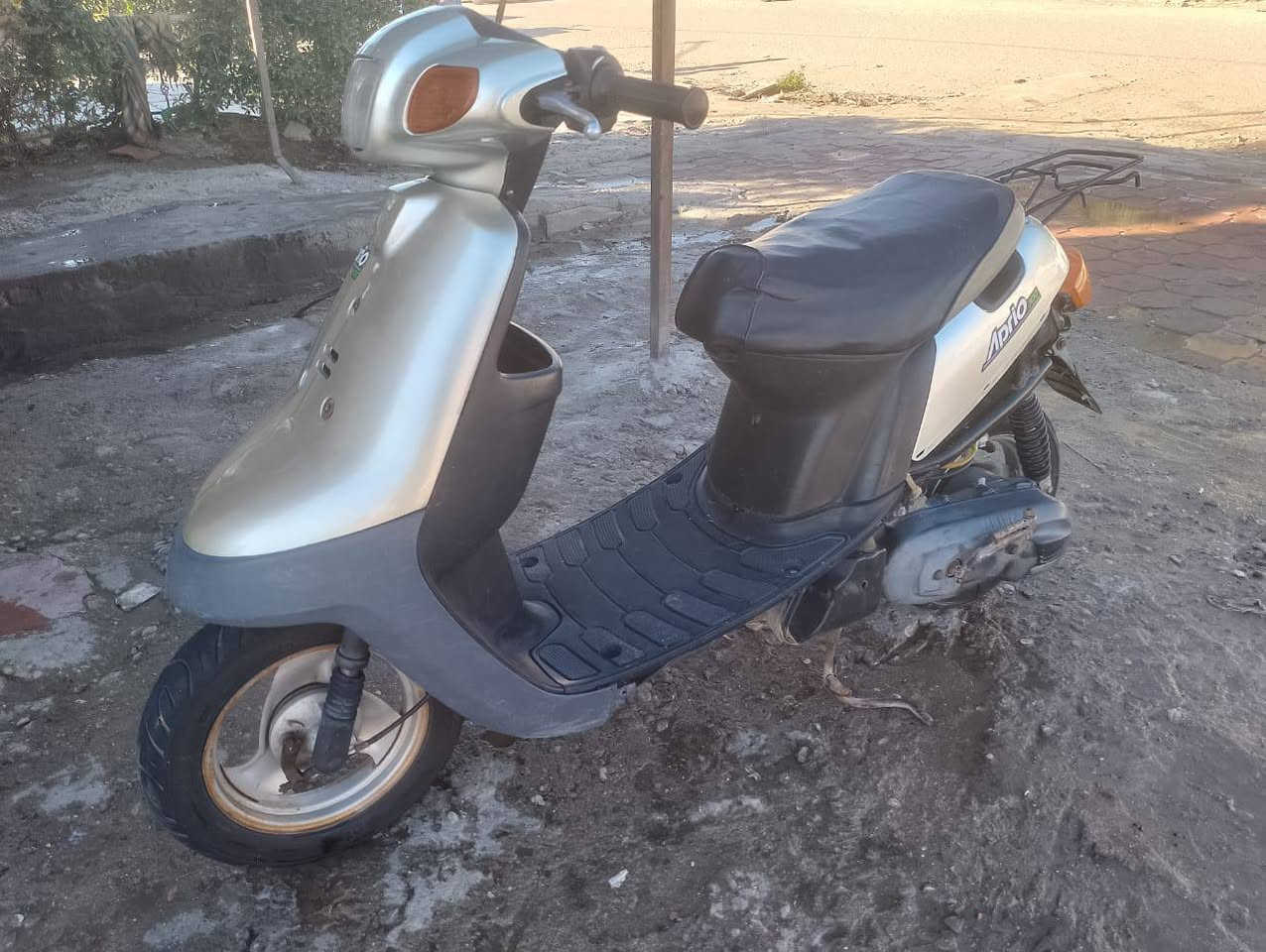 السلام عليكم / للبيع دراجه بتره خطين كهربائيات كلها شغاله لايت عالي ناصي / بك لايت/ اشاير كلها شغاله /قفل ستيرن/قفل جنطه مفتوحه بوشه دراجه نكره السعر 275 وبيها مجال/ ***********
