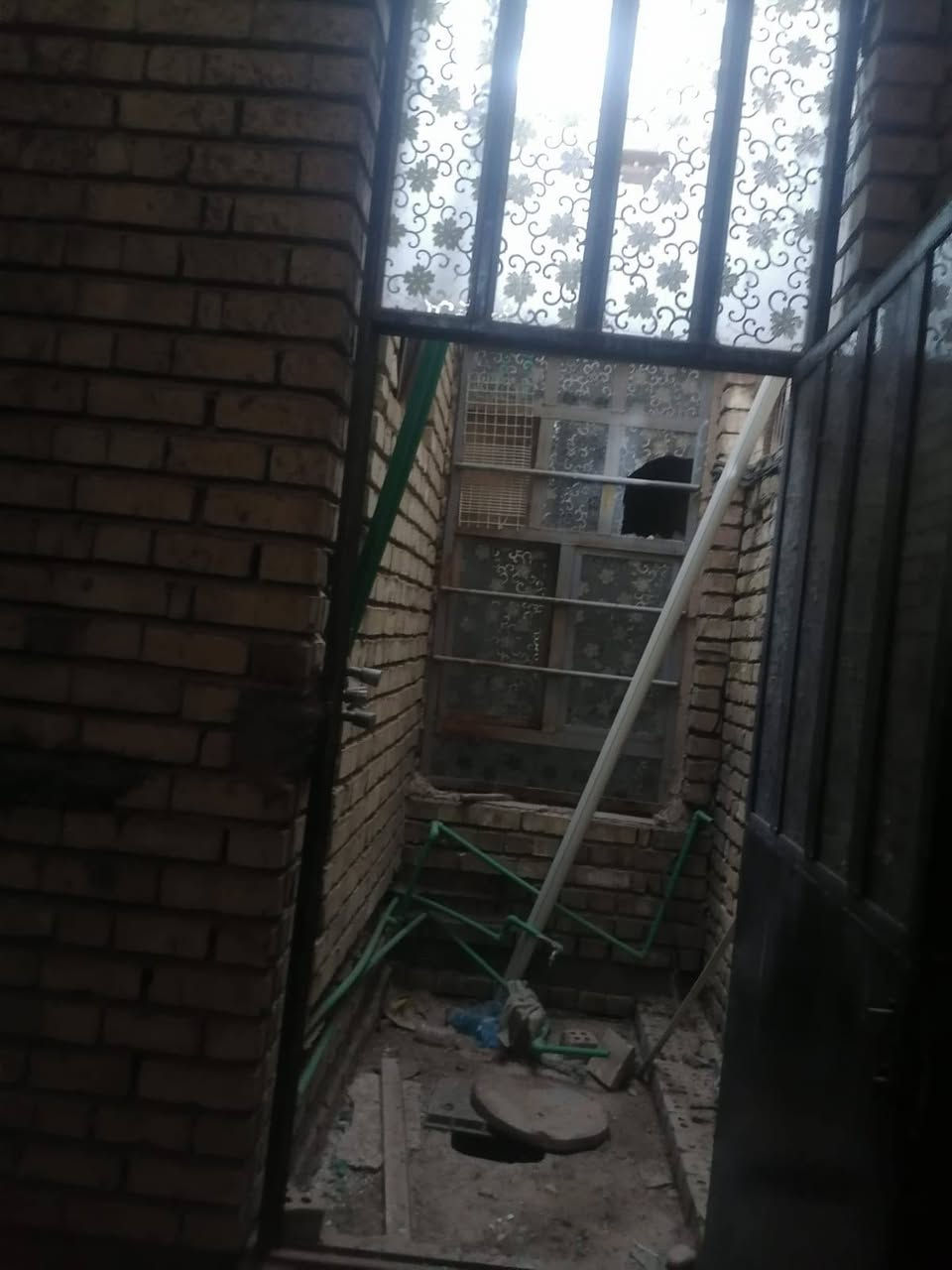 السلام عليكم ورحمة الله وبركاته
بيت مساحه ١٠٠ متر نزال ٢٠ واجهه ٥
قرب جامع الشهيد رائد شارع ٢٠
كهرباء ماء مجاوي مشمول بتبليط
السعر خاص
 ***********
