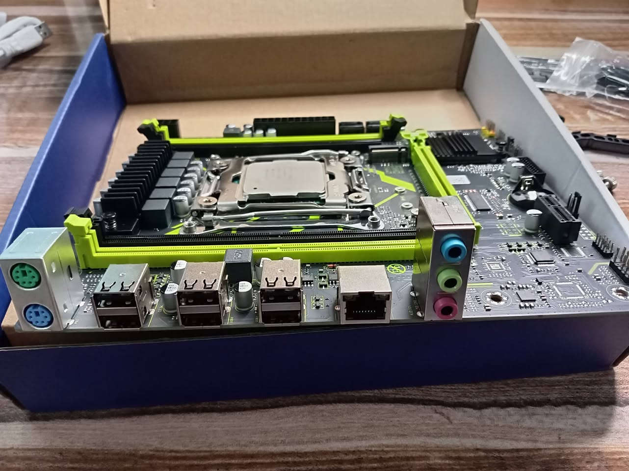 مذر بورد مع CPU مع الملحقات
السعر 40 الف


**إذا كنت صاحب هذا الإعلان وتريد حذفه لأي سبب، رجاءا أرسل رسالة إلى الدعم الفني**