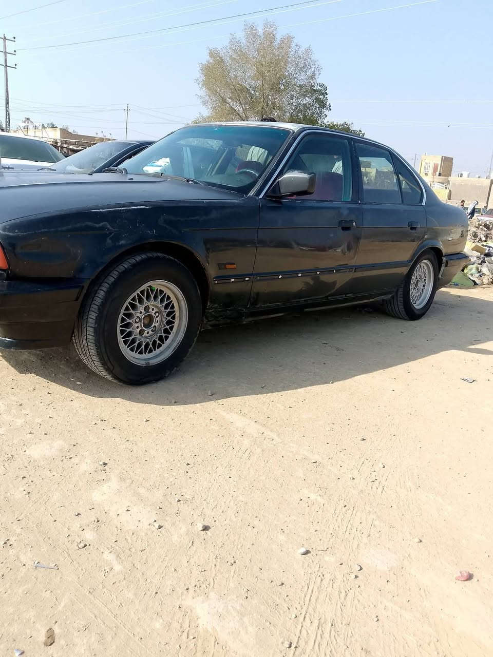 السلام عليكم 535i  BMW
موديل 89 وارد ياباني .سياره جاهزه كهربائيات .شاشه 
كير ومكينه خير من الله ترايك 200
شرط التحويل .المكان ناصريه قضاء النصر 
***********.السعر 35
