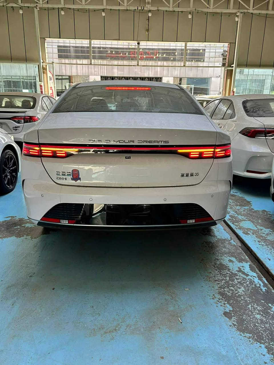 السلام عليكم بي واي دي ديستروي زيرو موديل ٢٥ رقم بغداد مثبت لوحات باسمي تحويل مباشر معروفه مواصفاتها السياره بالكوت مركز المدينه السعر ١٣٥$ ***********
