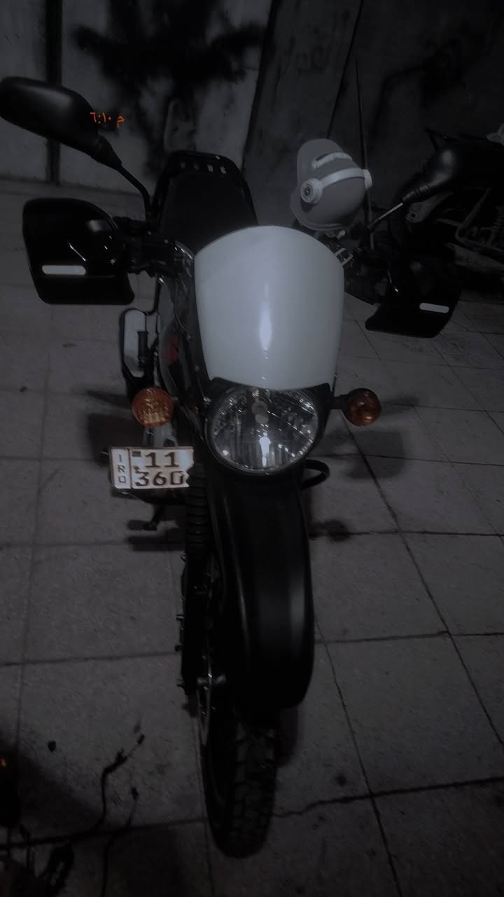 سلام عليكم شباب دراجه بوكسر مرقم لوحات نكليزي تحويل مباشر دراجه مديل 2023 اخت الزيرو احله من صور سعرهة 2300 الشراي بي خير ويدلل مكان بغداد حي النصر *********** تواصل وتساب فقط
