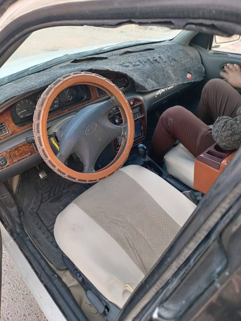 سلام عليكم من رخصت الادمن للبيع كيا سيفيه موديل 95 مصبوغه لجماليه كير ومحرك وصدر خير  من الله محرك مسكر جديد رقم انبار انكليزي مكان السياره فلوجه النساف غير متواجد ع الفيس ***********
