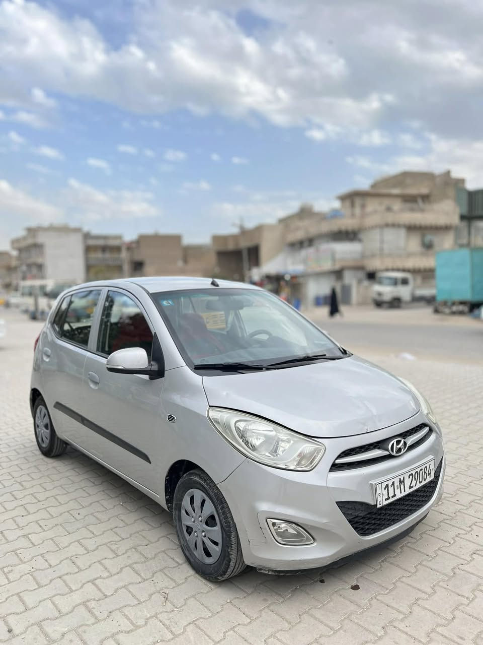 خليجي 2015 i10
بيهة بارد بدون صبغ مكانات 
محرك كير صدر تبريد كلة شغال 
ماشية 70 الف كيلو / م
مكان السيارة بغداد المشتل 
سعر 72 ورقة 
***********
