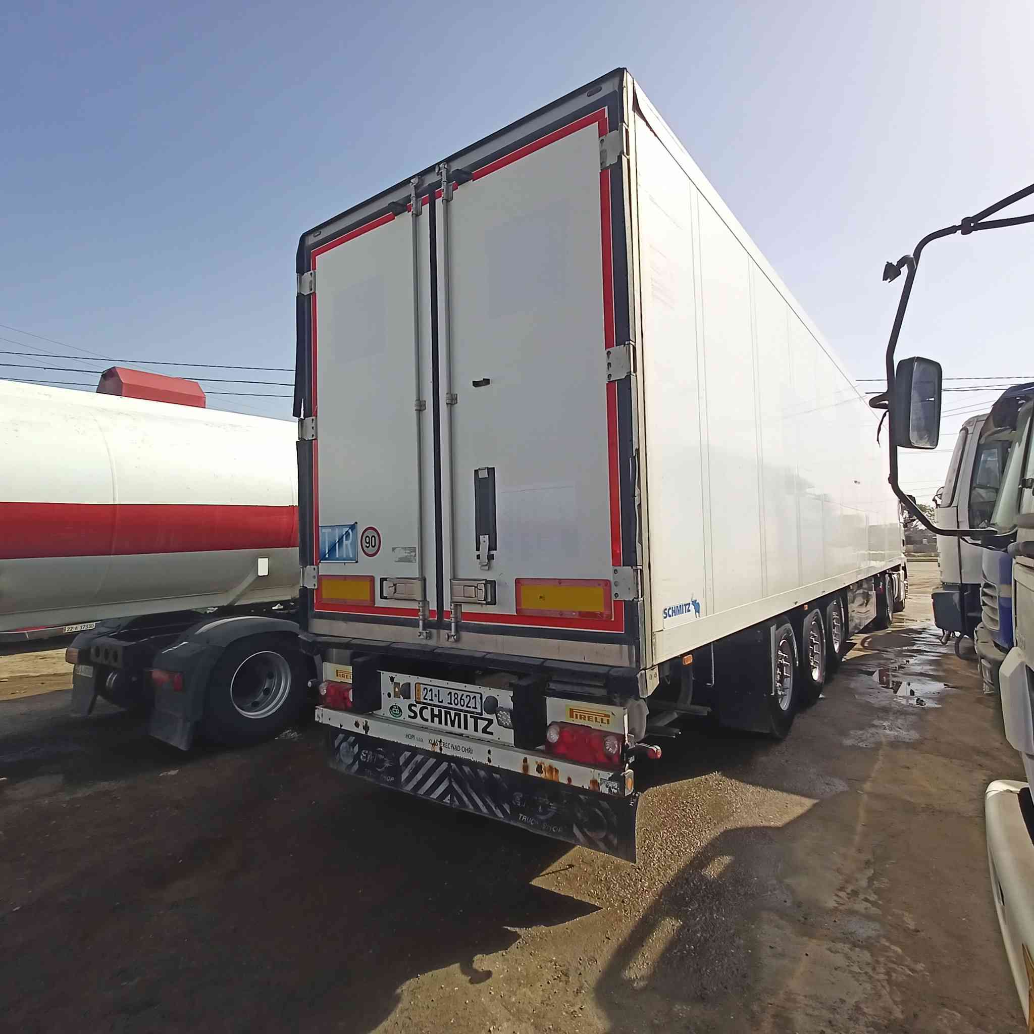 مان تيكه حجم 460 كير اوتماتيك هاف ثلاجه سبلت خزن دبل منامي دبل تانكي براد شمتز جهاز كليار مربوط كامل سياره جاهزه بدون نقص شرط كير محرك شاصي مكفول تخم تاير جديد رقم وسنويه وهزه جديد
براد موديل 2012
مان موديل2017
سعر 460$
عنوان كركوك طريق المطار مقابل جسر حزيران 
معرض المتوكل 
***********
***********
***********
