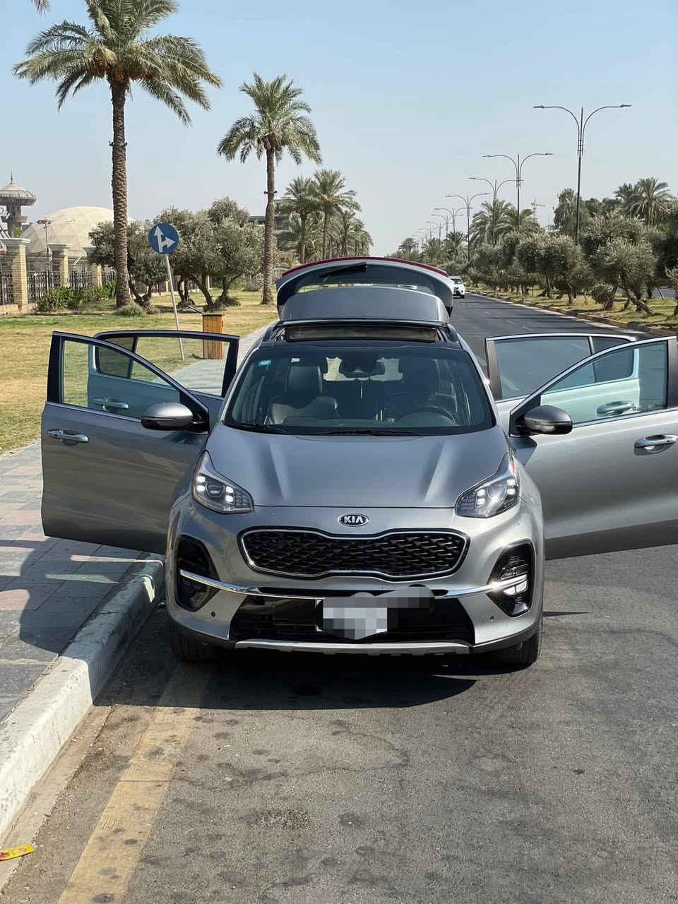 خوان بيع مراوس حسب القناعه
سبورتج مديل 22 مواصفات فول Sx 
معروفة المواصفات بعد ماحجي نكتب 
حدث بسيط فقد دعاميه بدون دواخل 
السياره بغداد وهاذه رقمي ***********
استفسار الشراي ينتصل انشاء الله خير
