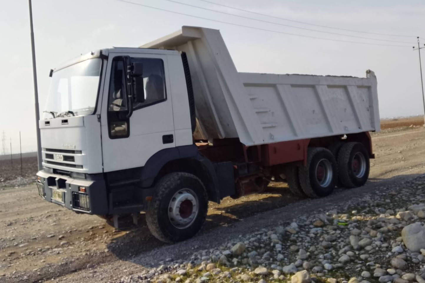 ئەفیکۆ / بۆفرۆشتن 
ئاڕمی هەولێر 
مۆدێل 2003 
حجمی 370 
بیلاد گەڵابە 
مجموحی بیلاد 
شانسی سوور 
مەکینە سوور
هەمووگیانی بەشەرت ژ.م 
*********** 
وتساپ . ڤایبەر
