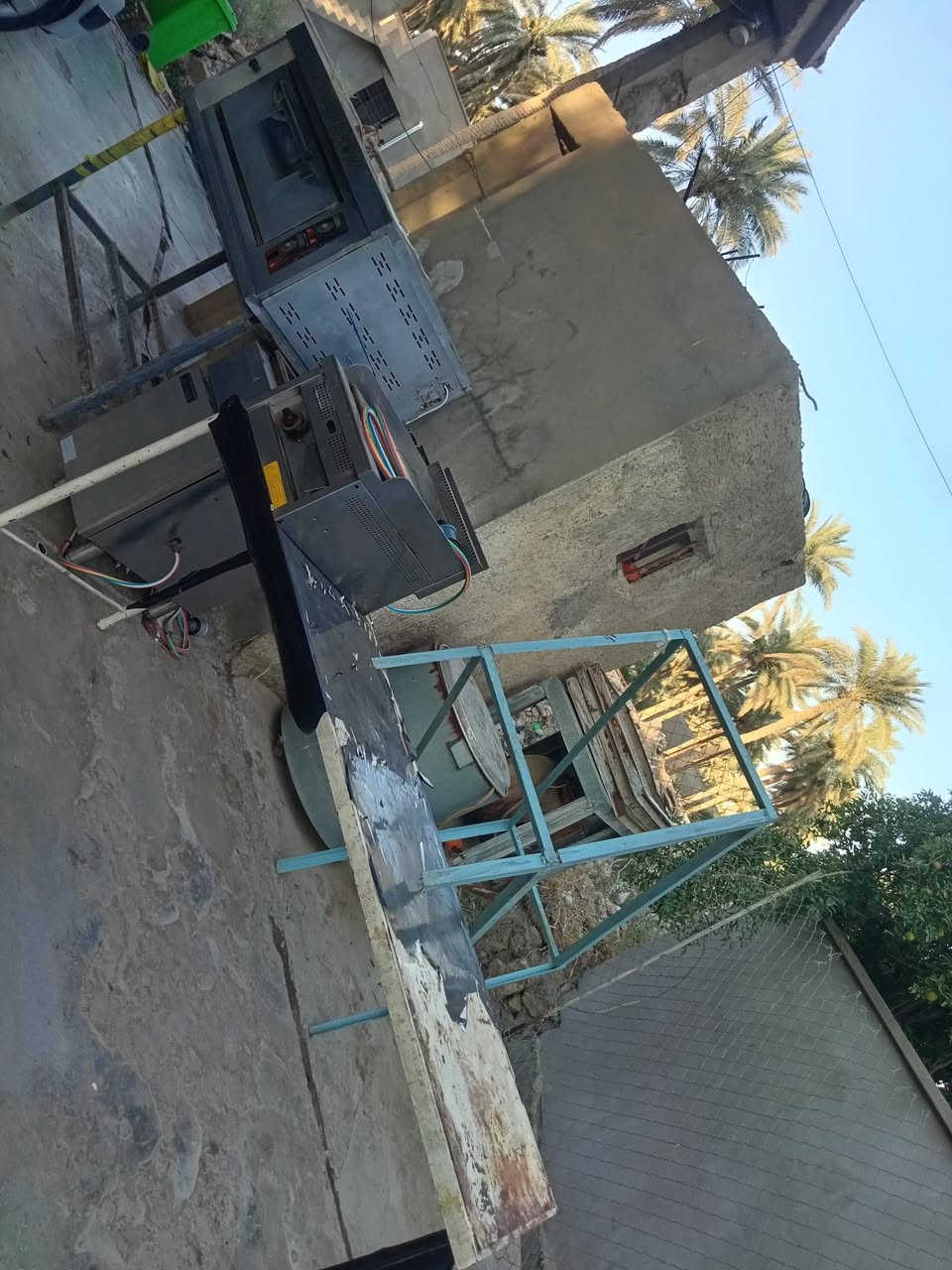 السلام عليكم 
عندي هاي غراض مستخدمه كلها شغاله فرن بيتزا وقلايه فنكر
أگرين
غراض ماكولات سريعه
سعرها مناسب جدا
الأستفسار التواصل مع الرقم ***********
